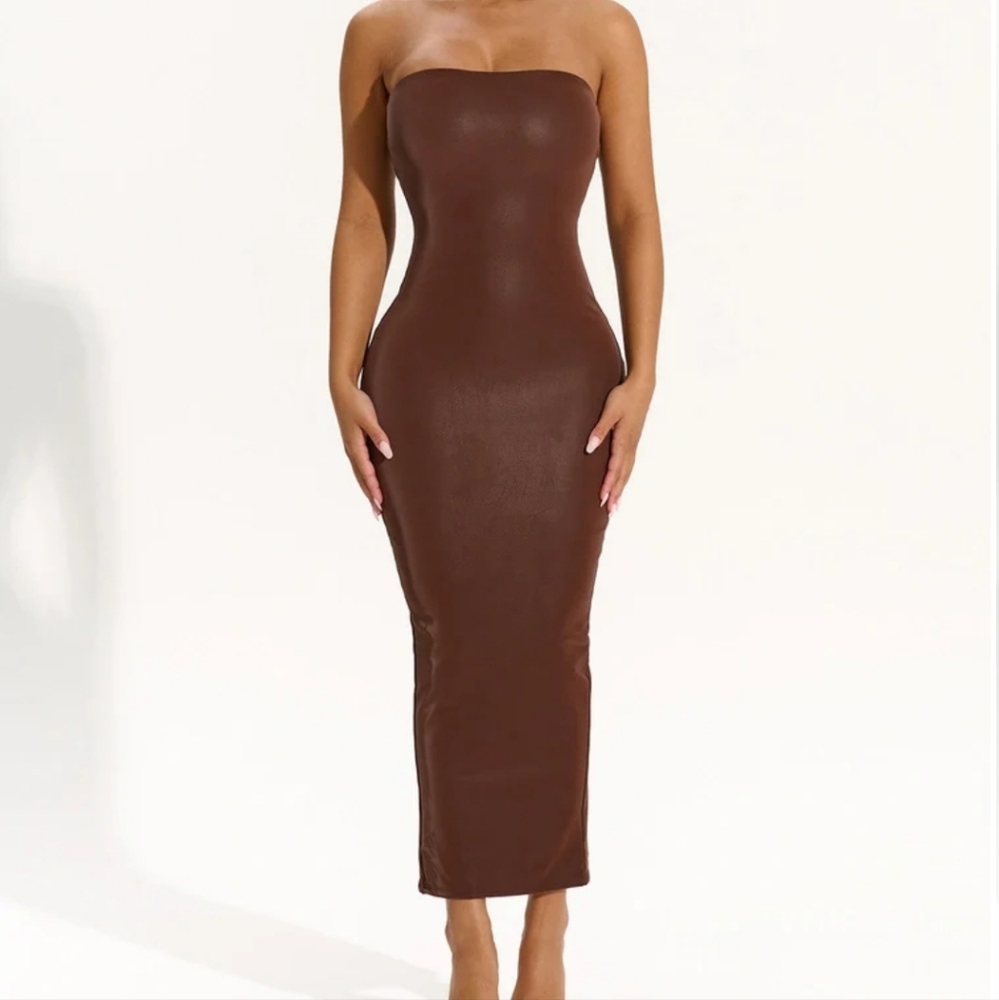 Naked Wadrobe Liquid suede tube dress (B3)